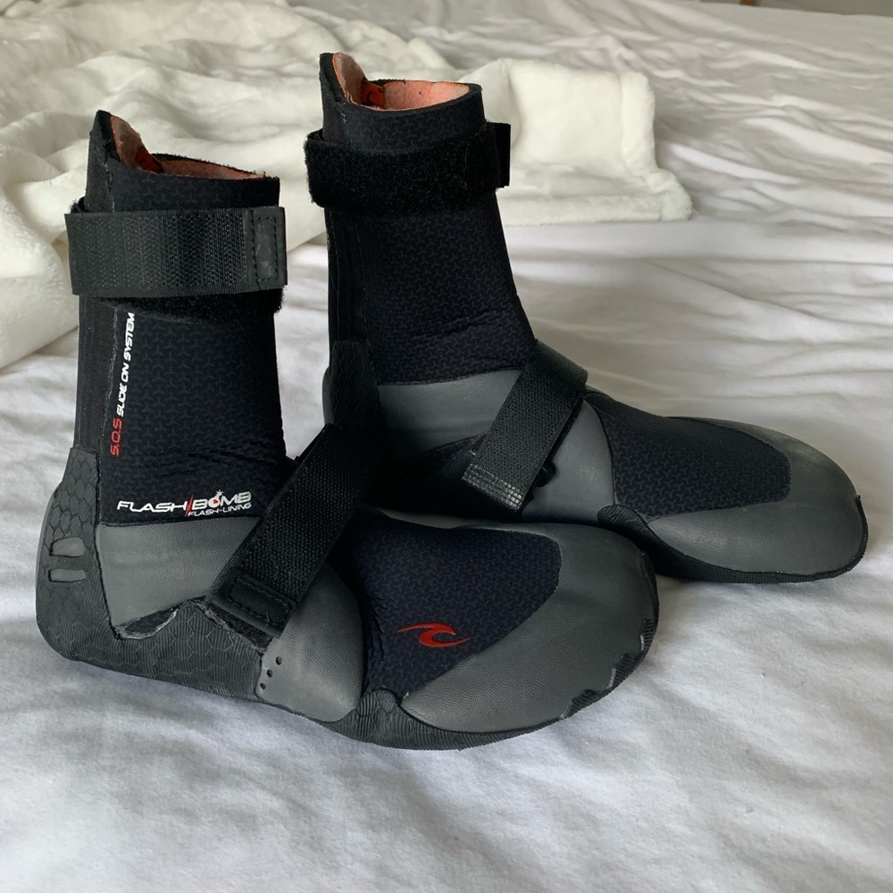 SOLD Rip Curl Flashbomb Size 8 5mm Surf Booties